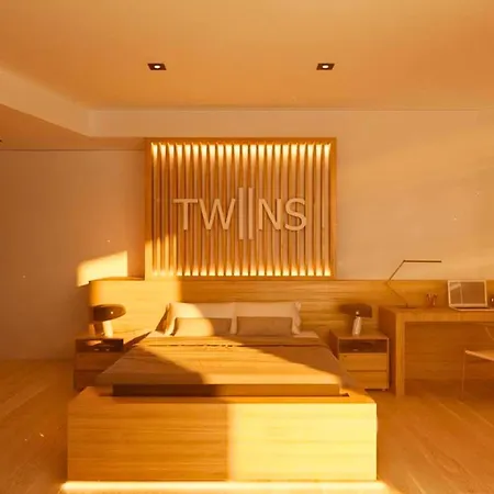 The Ibiza Twiins - 4* Sup-2